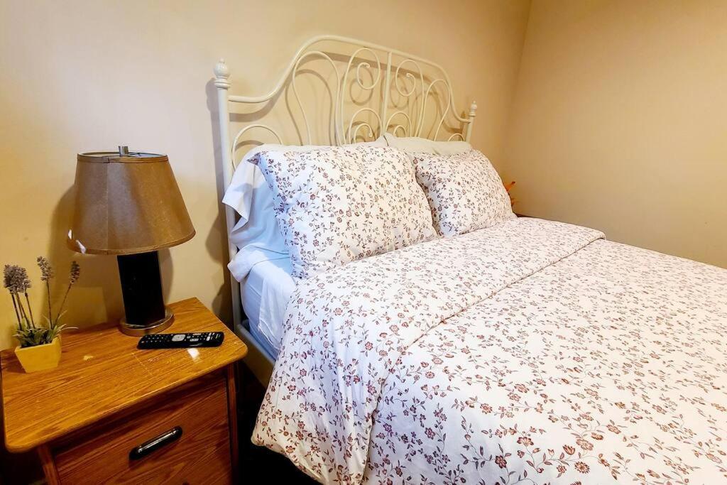 Spacious And Bright Unit With Natural Light. Pickering Kültér fotó