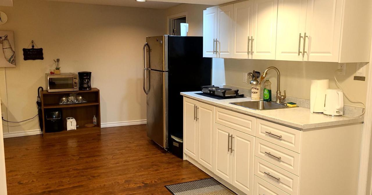 Spacious And Bright Unit With Natural Light. Pickering Kültér fotó
