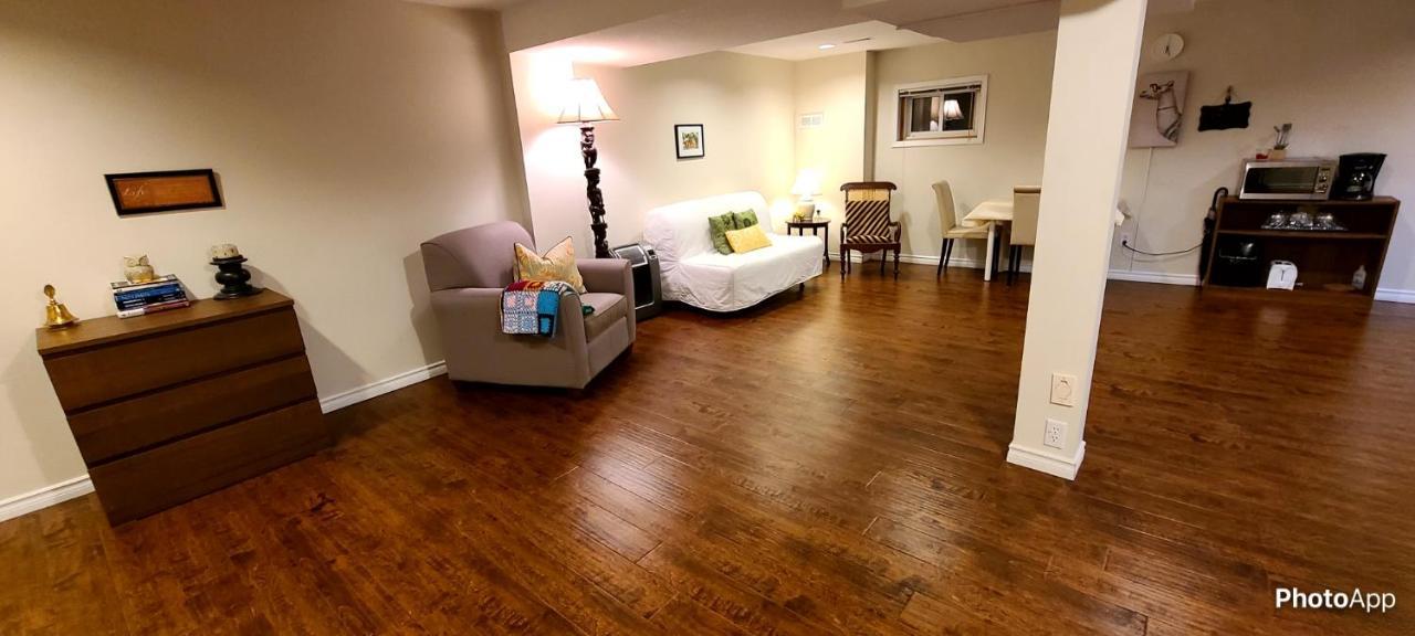 Spacious And Bright Unit With Natural Light. Pickering Kültér fotó