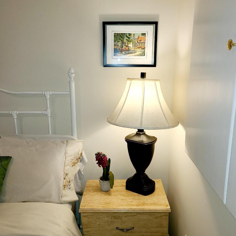 Spacious And Bright Unit With Natural Light. Pickering Kültér fotó