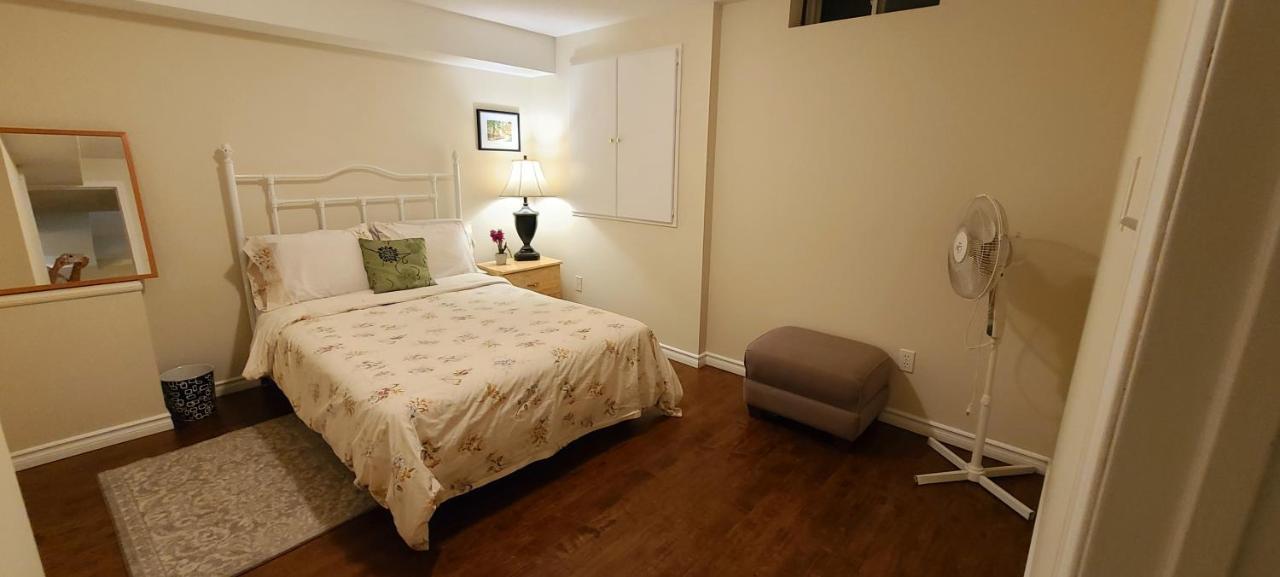 Spacious And Bright Unit With Natural Light. Pickering Kültér fotó
